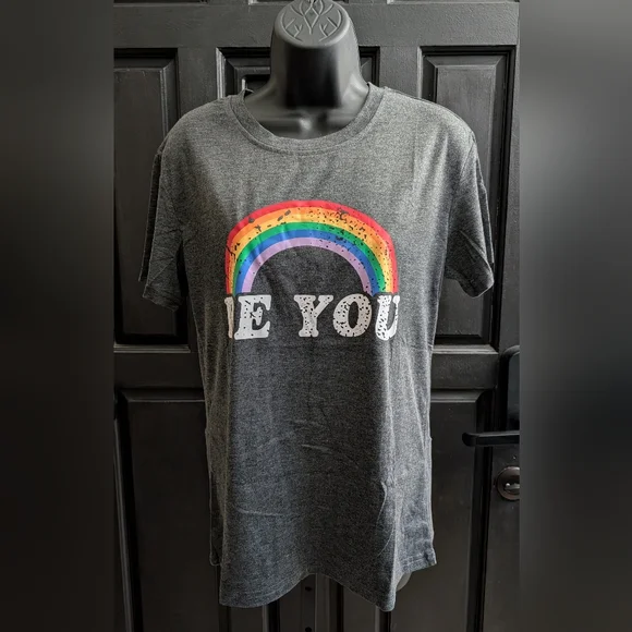 2/$40 Women's COORDINATING SET of PRIDE T-shirt & Accessories - Picture 6 of 16